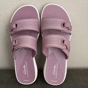 NEW Clarks Cloud Steppers Cushion Soft Slip On Sandals Womens Size 7M Purple